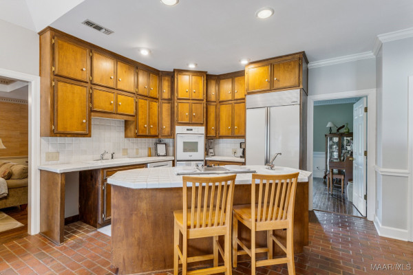 203 EVERGREEN Street