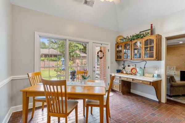 203 EVERGREEN Street