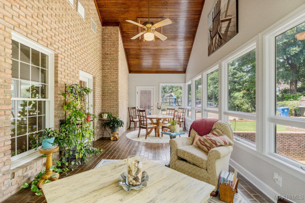 203 EVERGREEN Street