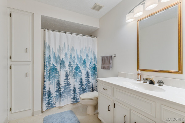 203 EVERGREEN Street