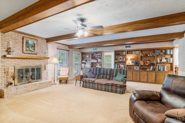 203 EVERGREEN Street