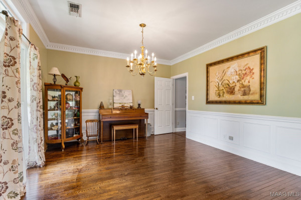 203 EVERGREEN Street