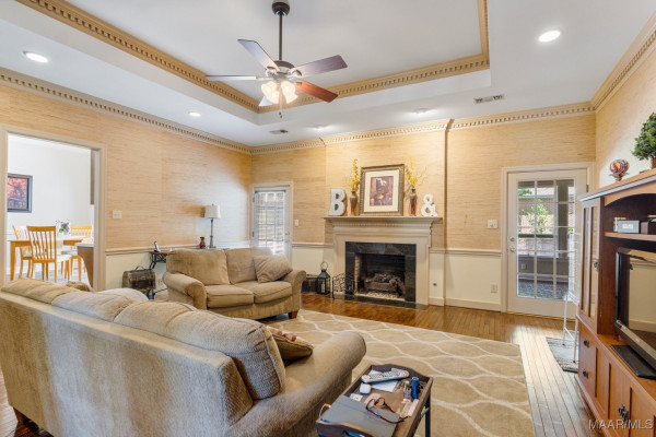 203 EVERGREEN Street