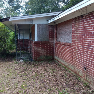629 Doris Street