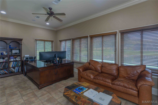6224 HUNTERS Grove