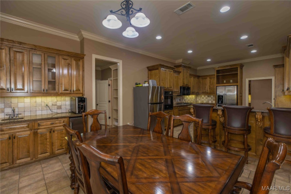 6224 HUNTERS Grove