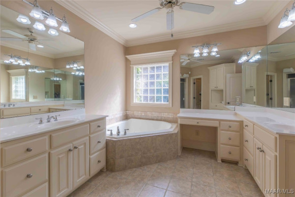 6224 HUNTERS Grove