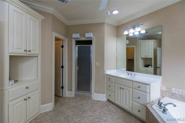 6224 HUNTERS Grove