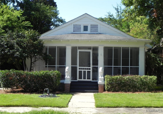 2206 Winona Avenue