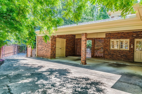 2722 Lansdowne Drive
