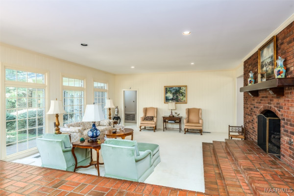 2722 Lansdowne Drive