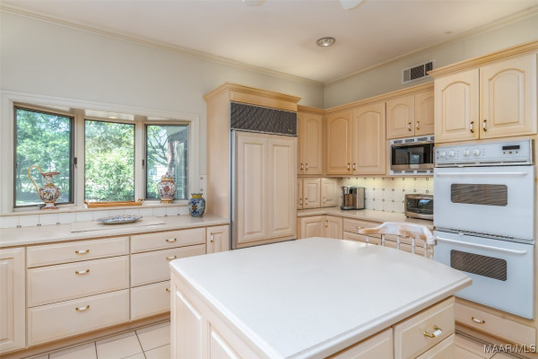 2722 Lansdowne Drive