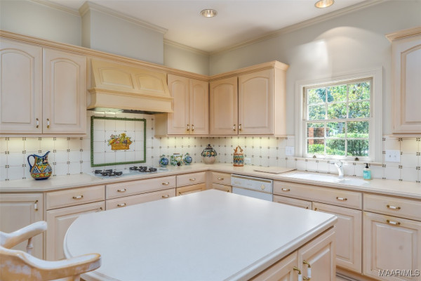 2722 Lansdowne Drive