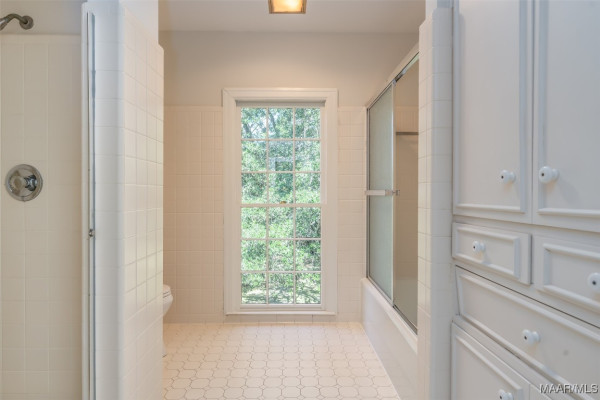 2722 Lansdowne Drive