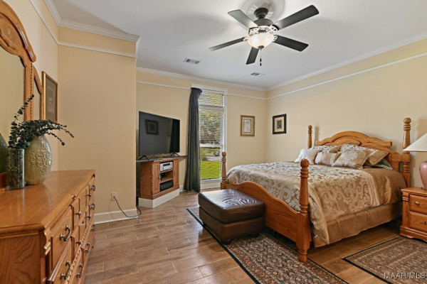 3857 LLYDE Lane