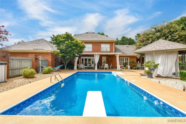230 MAGNOLIA Place