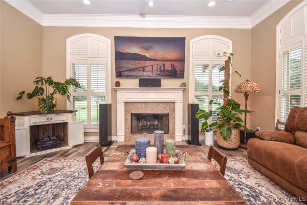 230 MAGNOLIA Place