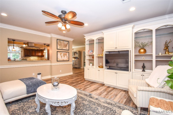 230 MAGNOLIA Place