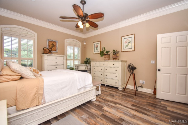 230 MAGNOLIA Place
