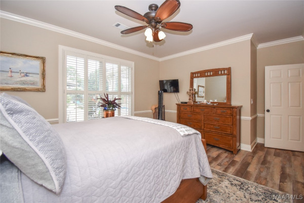 230 MAGNOLIA Place