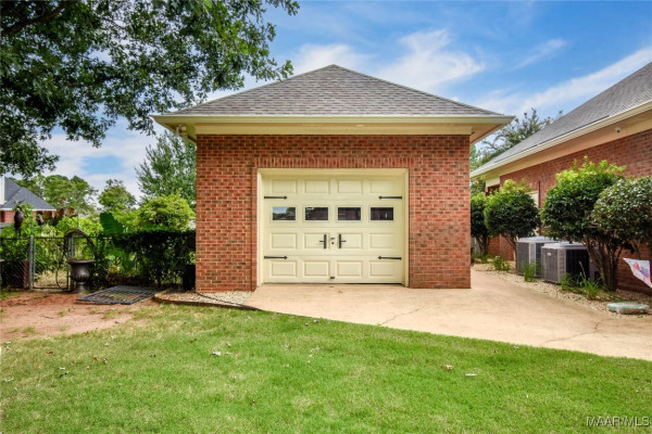 230 MAGNOLIA Place