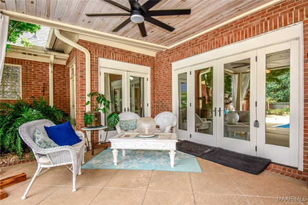 230 MAGNOLIA Place