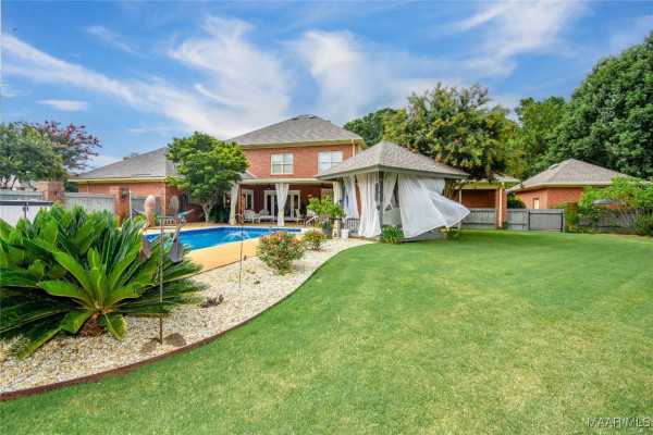 230 MAGNOLIA Place