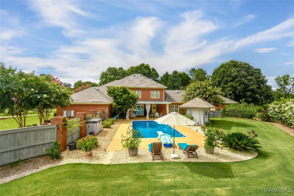 230 MAGNOLIA Place