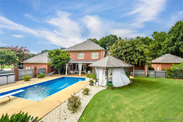 230 MAGNOLIA Place