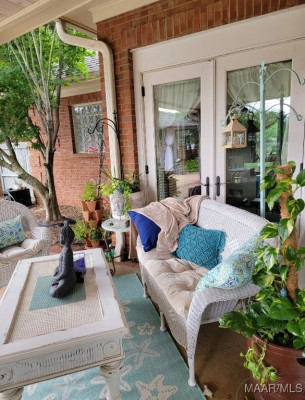 230 MAGNOLIA Place