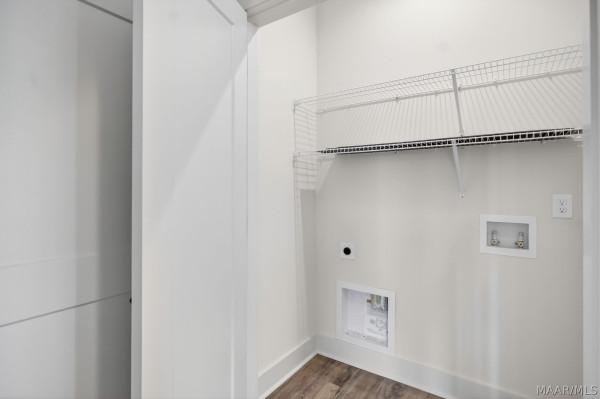 4533 Broadwick Street