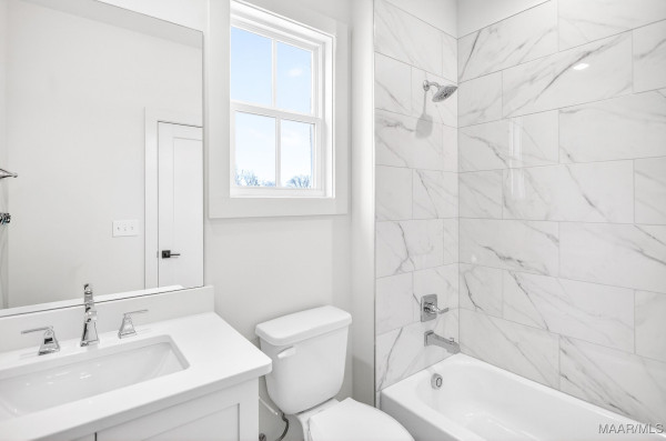 4537 Broadwick Street