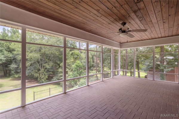 809 Wynwood Drive