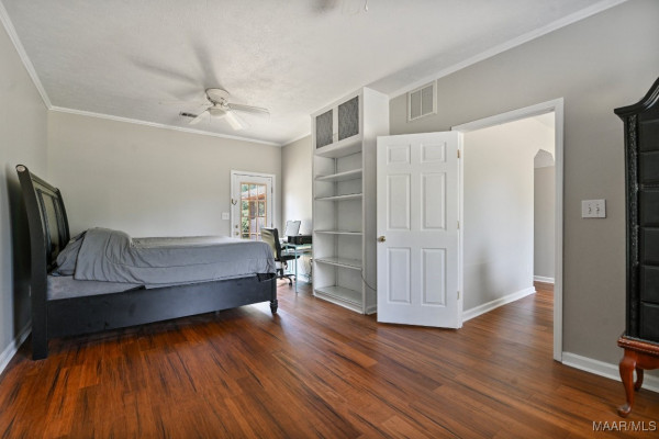 2011 GlenForest Drive