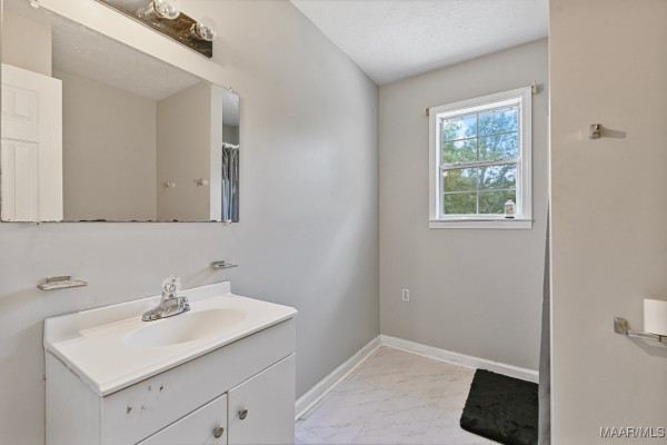 2011 GlenForest Drive