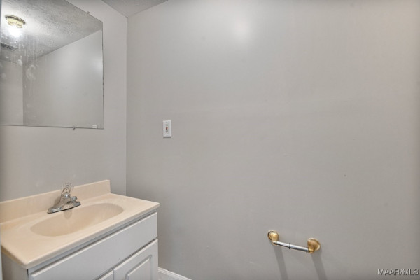 2011 GlenForest Drive