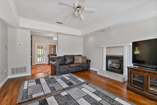 2011 Glen Forest Drive