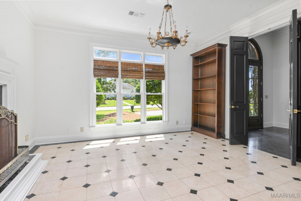 7863 Lakeridge Drive