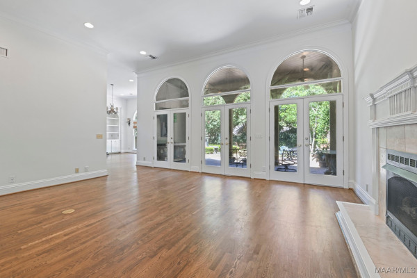 7863 Lakeridge Drive