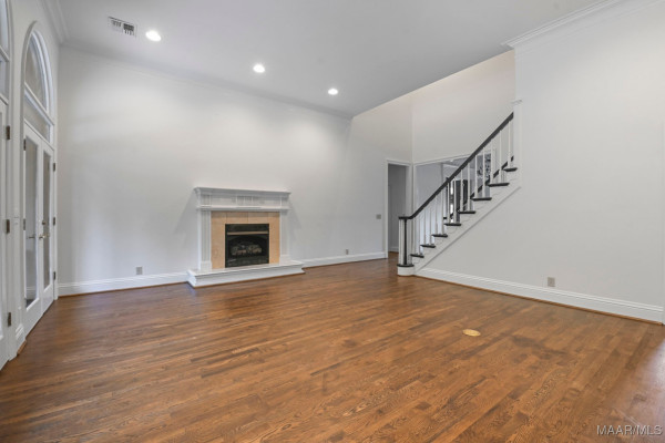 7863 Lakeridge Drive