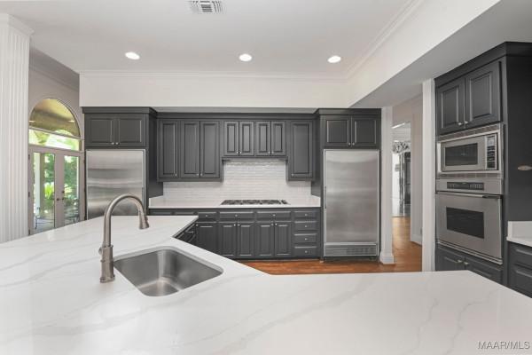 7863 Lakeridge Drive