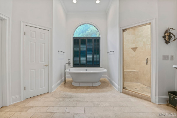 7863 Lakeridge Drive