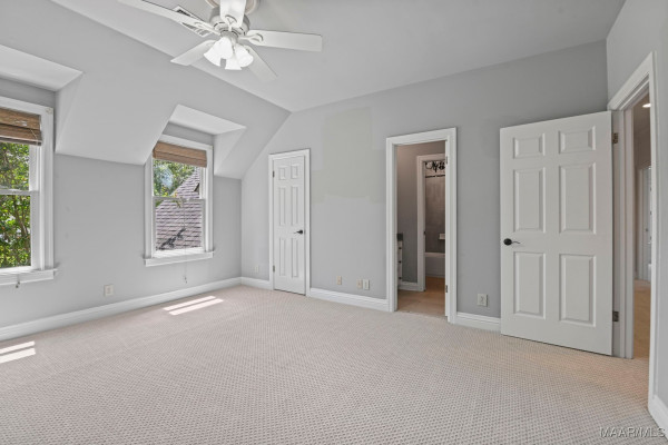 7863 Lakeridge Drive