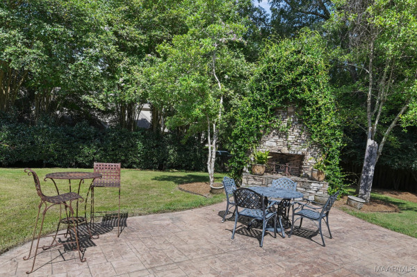 7863 Lakeridge Drive