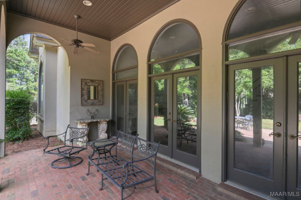 7863 Lakeridge Drive