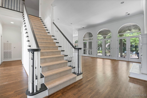 7863 Lakeridge Drive