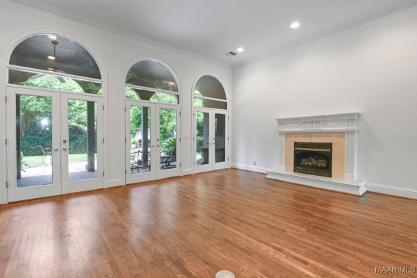 7863 Lakeridge Drive