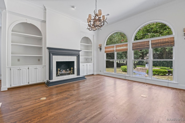 7863 Lakeridge Drive