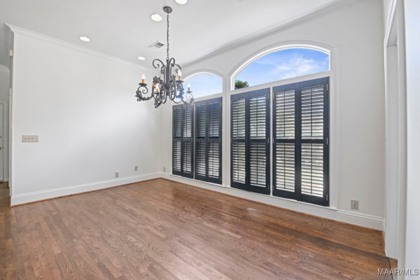 7863 Lakeridge Drive