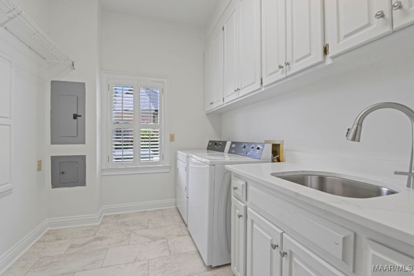 7863 Lakeridge Drive